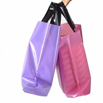 I sacchetti della spesa tagliati per le signore si vestono/il supporto di personalizzazione negozio di vestiti