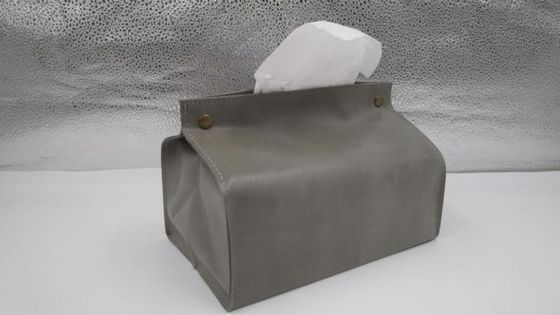 Il supporto di cuoio impresso del tessuto della scatola del tessuto dell'automobile per i tessuti, le borse di rifiuti e la pioggia ricoprono il piccolo e cuoio leggero di alta qualità